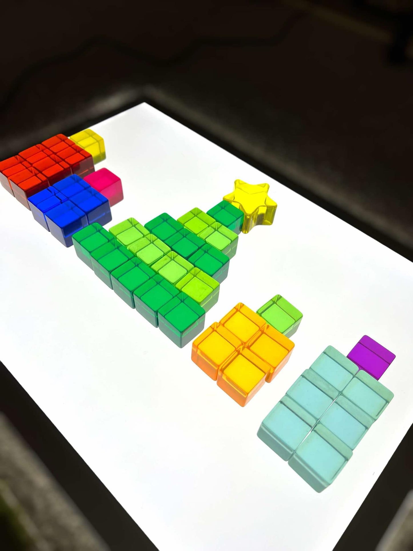 100 pcs rainbow translucent lucite cubes set with storage tray
