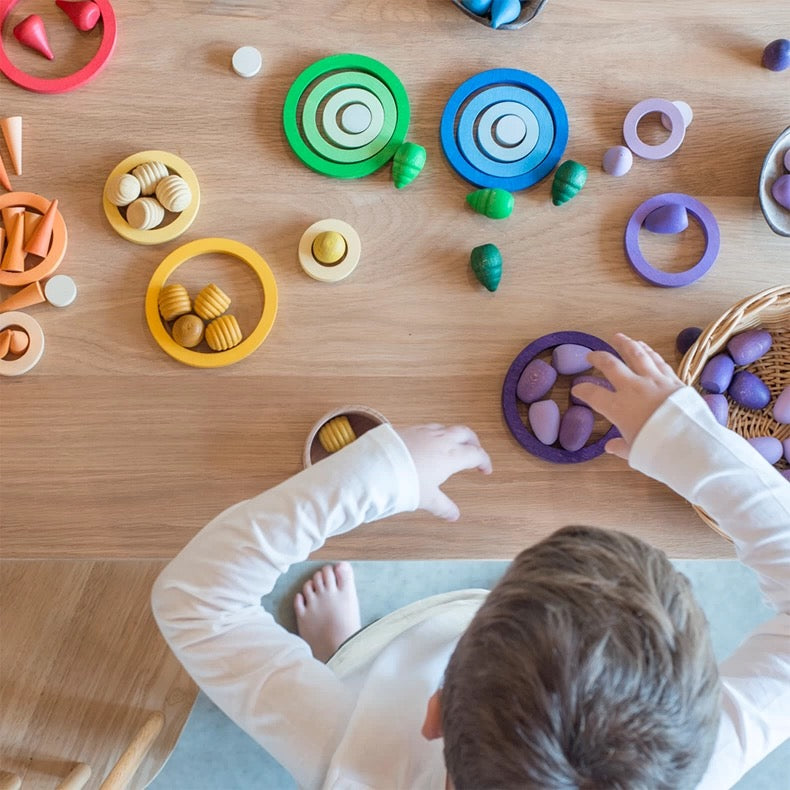 24-piece rainbow nesting rings