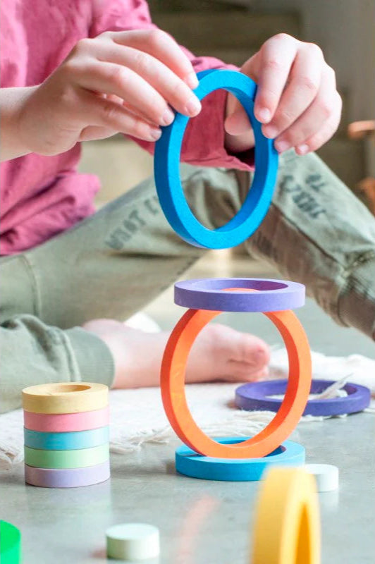 24-piece rainbow nesting rings