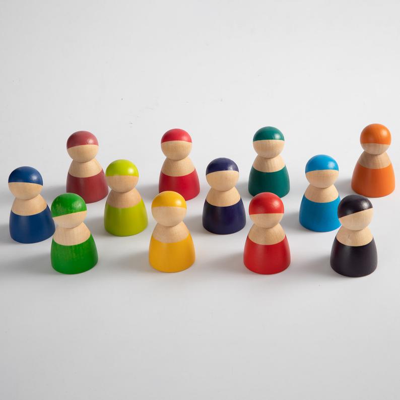 12-piece rainbow wooden peg dolls – primary color