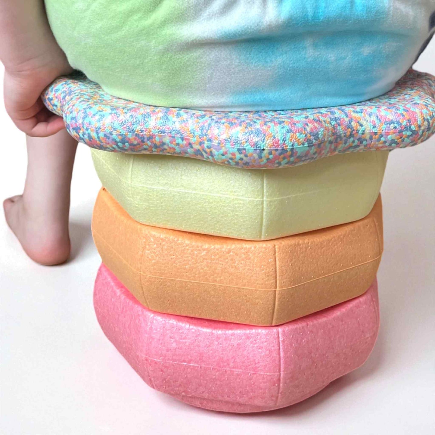 flower-shaped balance board for stepping stones – pastel confetti color